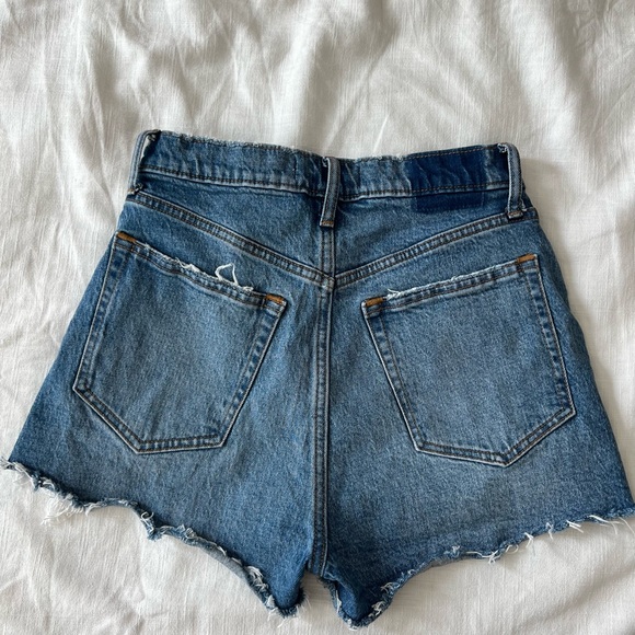 Abercrombie High-Rise Denim Shorts Sz 2 - Picture 3 of 3
